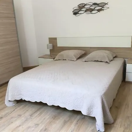 House Maison Renovee En Cntre Ville